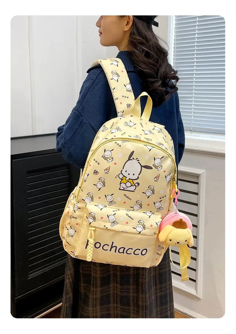 MOCHILA ESCOLAR CON LLAVERO KUROMI