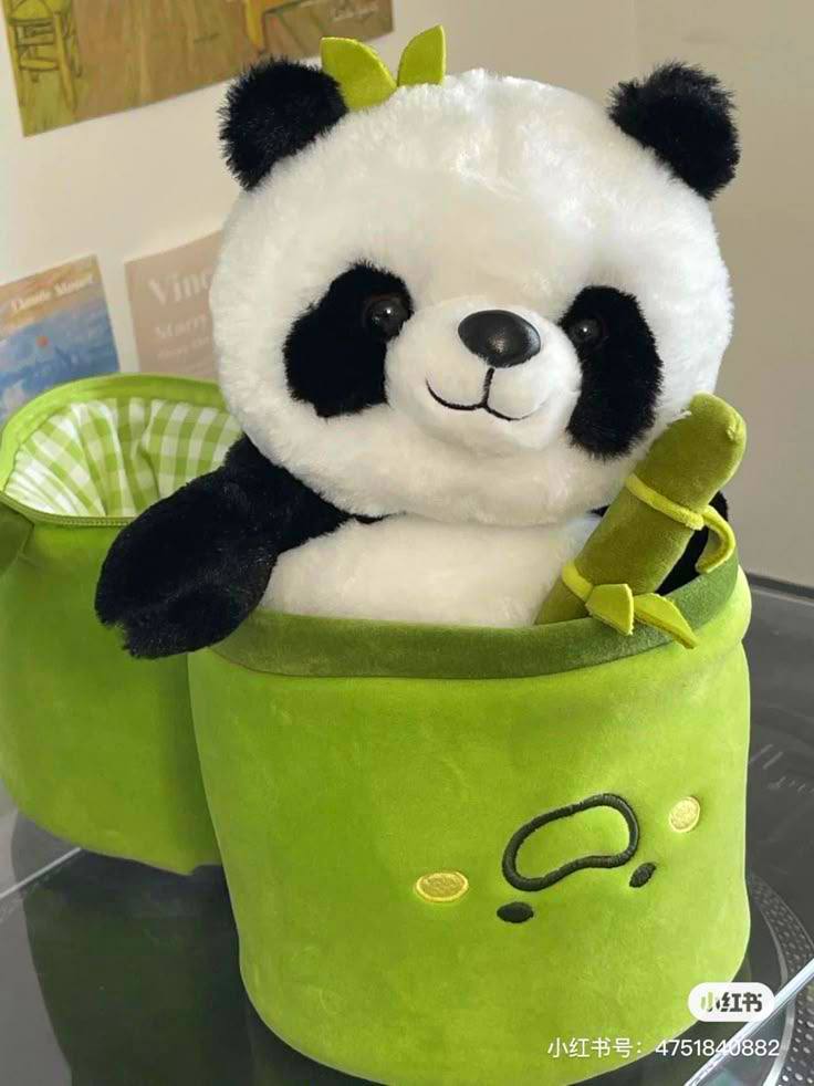 PANDA CON CASITA DE BAMBÚ