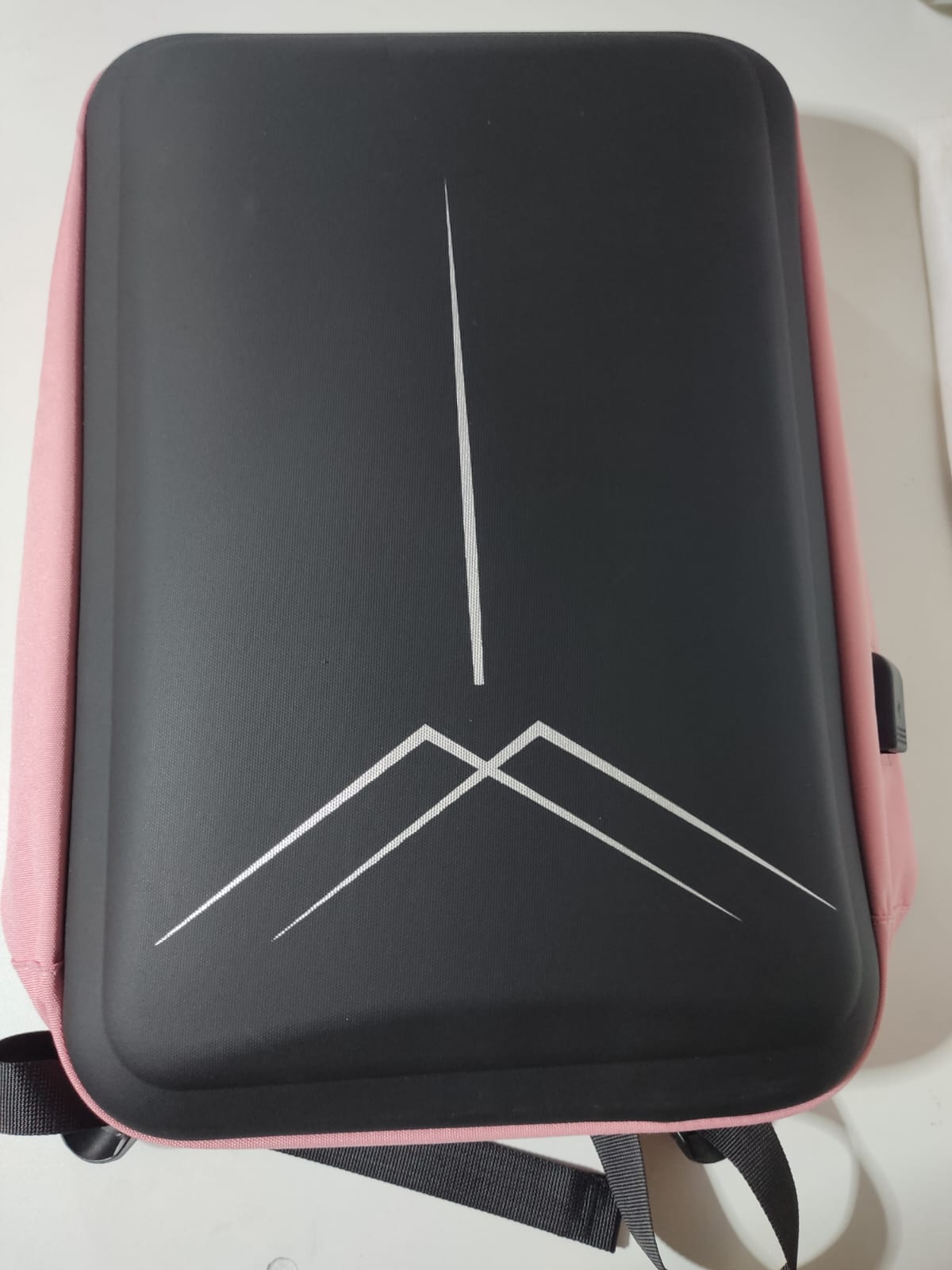 MOCHILA CON USB IMPERMEABLE