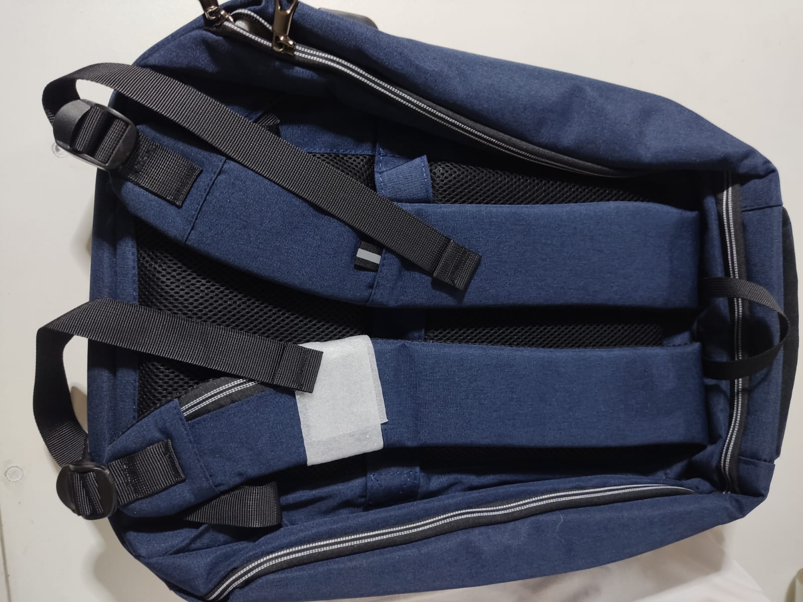 MOCHILA CON USB IMPERMEABLE
